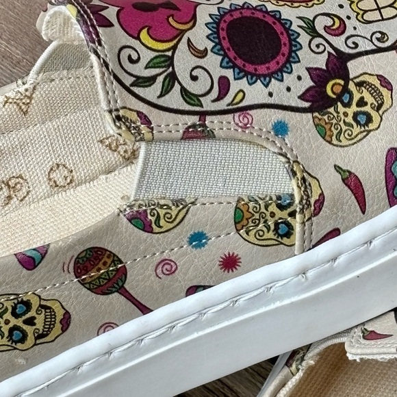 Goby Shoes Sugar Skulls Slip On Flats Fashion Sneakers Sz 8 EU 39 - Picture 4 of 8